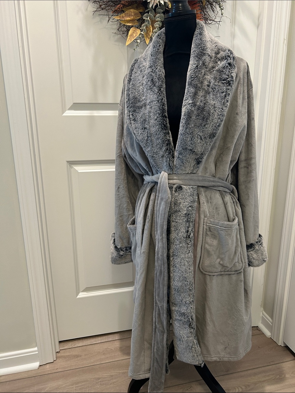Hotel Collection Men’s Grey Plush Faux-Fur Trim Robe Coat Size XL
